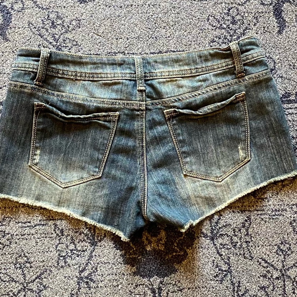 Women’s Empire Short Blue Jeans - Picture 2 of 5